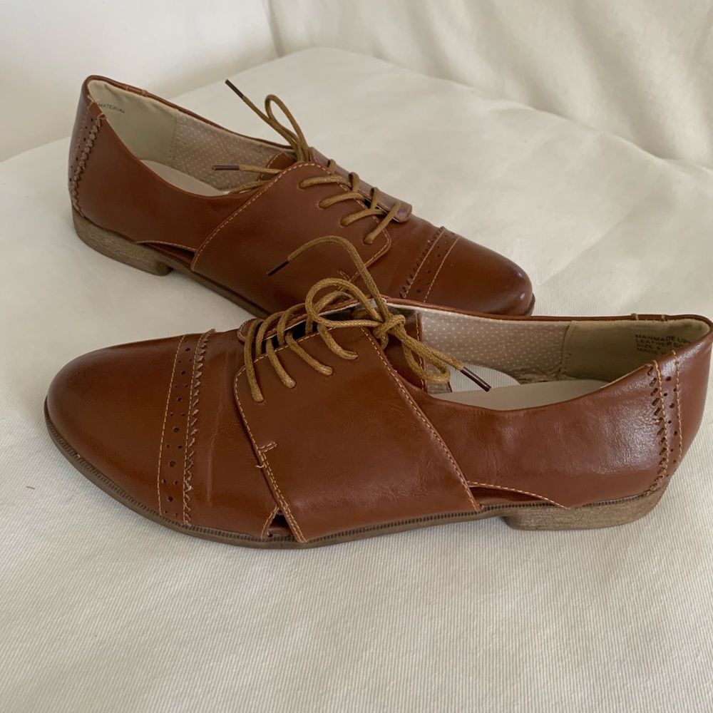Restricted Becca Cutout Oxford (whiskey)